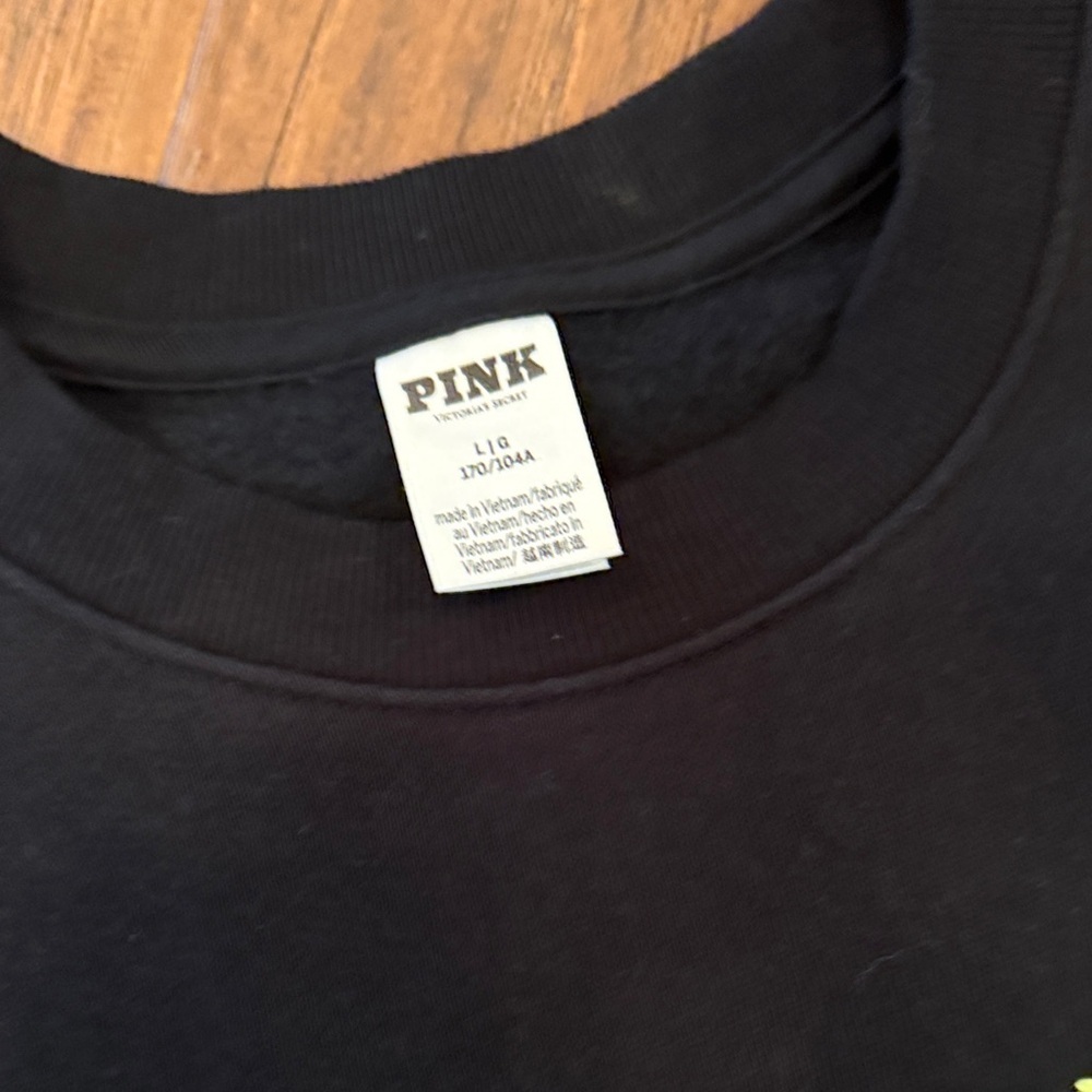Victoria’s Secret PINK crewneck - Picture 2 of 4